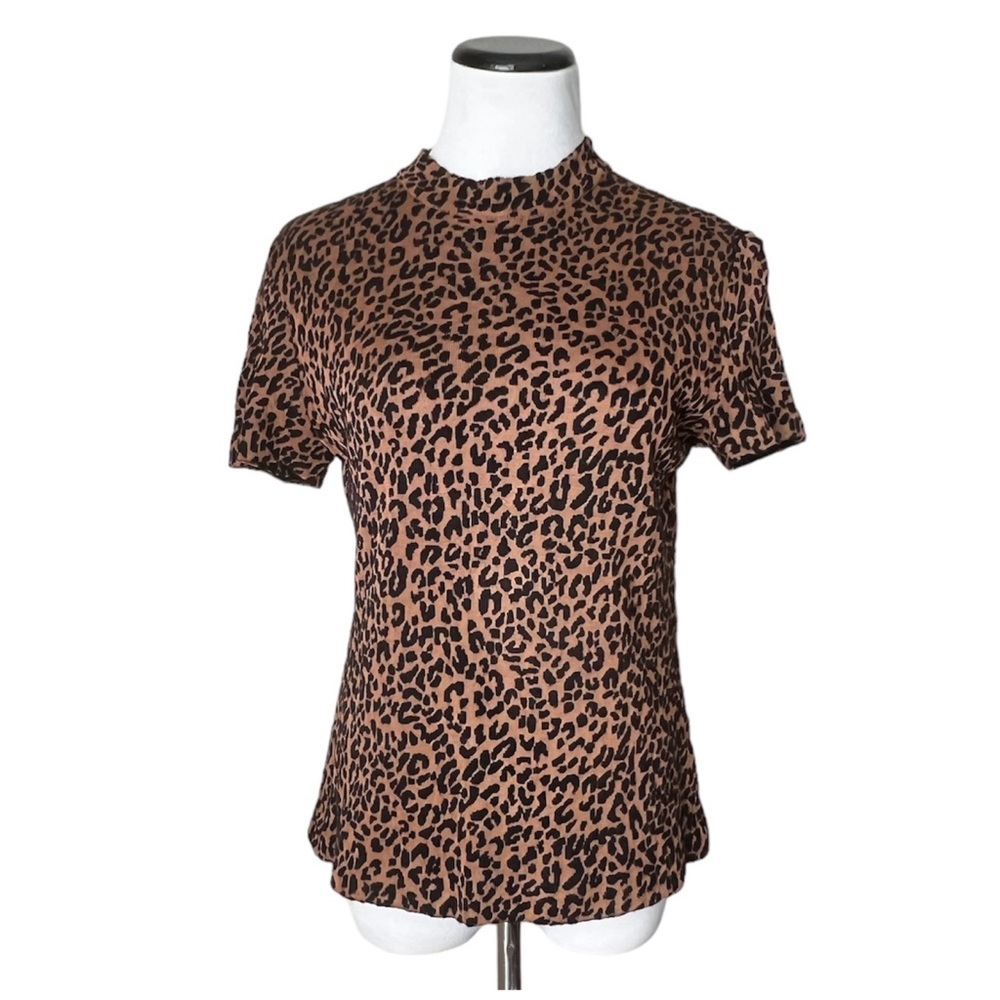 St. John short sleeve leopard top
